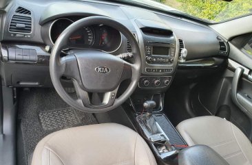 White Kia Sorento 2013 for sale in Silang