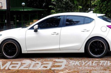 Sell Pearl White 2015 Mazda 3 in Manila