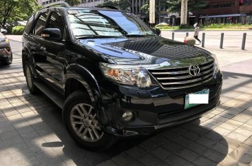 Selling Black Toyota Fortuner 2012 in Manila