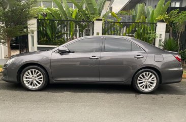 Sell Grey 2016 Toyota Camry in Makati