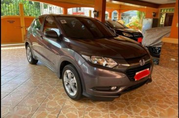 Selling Grey Honda HR-V 2017 in Manila