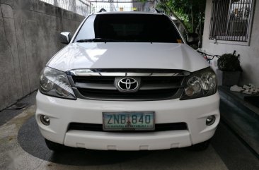 Pearl White Toyota Fortuner 2007 for sale in Manila