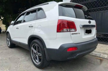 Sell Pearl White 2010 Kia Sorento in Parañaque