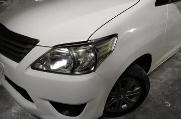 White Toyota Innova  2014 for sale in Caloocan