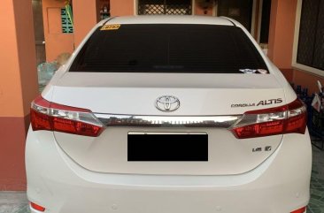 Sell Pearl White 2016 Toyota Corolla Altis in Cebu City