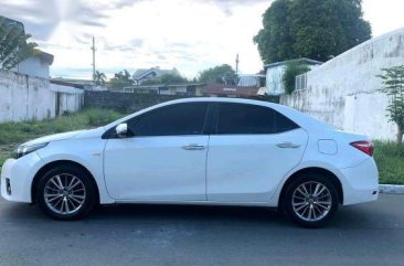 Sell Pearl White 2015 Toyota Corolla Altis in Manila