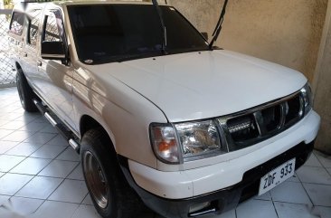Selling Pearl White Nissan Frontier 2006 in Pateros