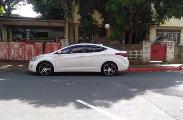 White Hyundai Elantra 2012 for sale in Quezon City