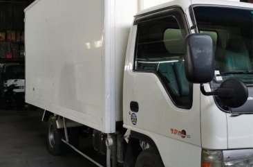 White Isuzu Giga 2016 for sale in Quezon City