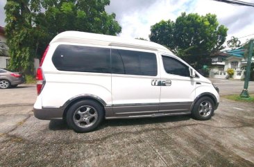 Selling White Hyundai Starex 2013 in Muntinlupa