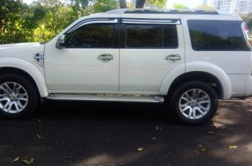 Selling White Ford Everest 2014 in Manila