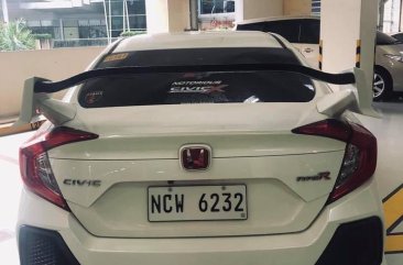 Pearl White Honda Civic 2018 for sale in Manila