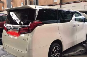 Selling White Toyota Alphard 2018 in Pasay