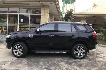 Selling Black Ford Everest 2017 in Taguig