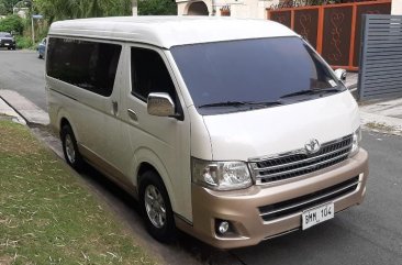 Selling White Toyota Hiace Super Grandia 2013 in Quezon City