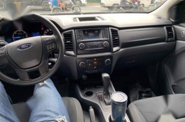 Selling Silver Ford Everest 2018 in Parañaque