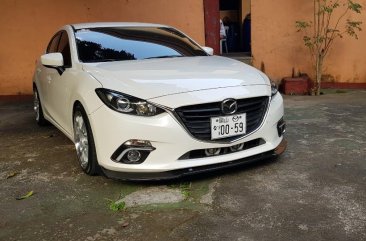 Selling White Mazda 3 2016 in Quezon City