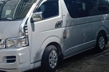 Selling Silver Toyota Hiace 2010 in Paombong