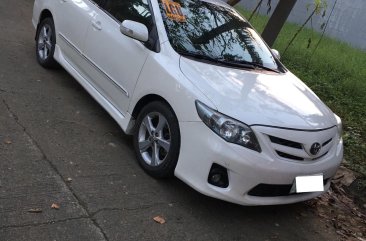 Selling White Toyota Corolla Altis 2011 in Marilao