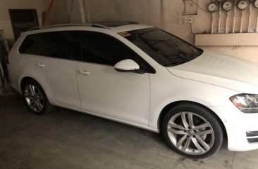 Sell White 2017 Volkswagen Golf in Mandaluyong