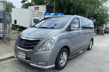 Selling Silver Hyundai Starex 2014 in Manila