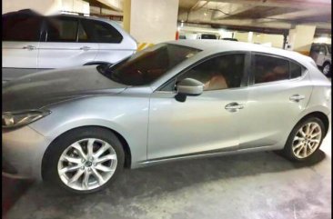 Mazda 3 1.5 Hatchback 6AT Deluxe (A) 2016