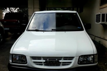 Isuzu Fuego 2003