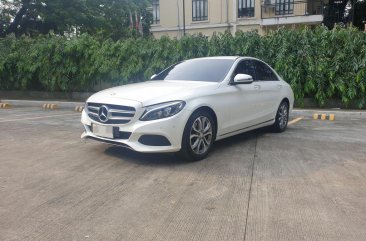 Selling White Mercedes-Benz C200 2017 in Manila