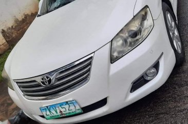 Sell White 2009 Toyota Camry in Makati