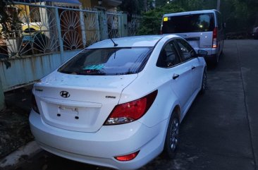 Selling White Hyundai Accent 2004 in Manila