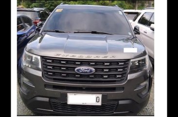 Selling Silver Ford Explorer 2016 in Manila