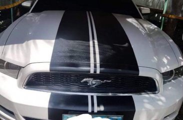 Selling White Ford Mustang 2013 in Bulacan