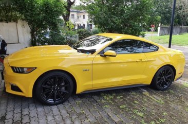 Yellow Ford Mustang 5.0 GT 2015 for sale in Makati