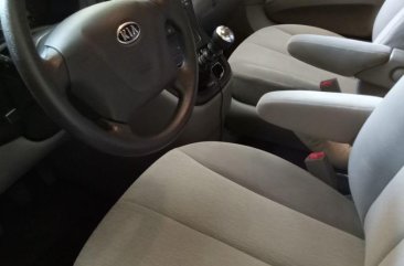 Selling White Kia Carnival 2014 in Marikina