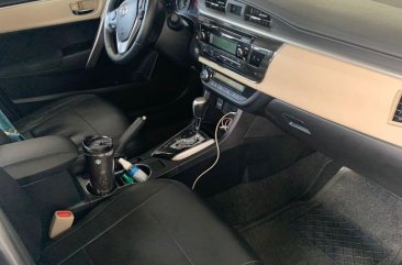 Selling Black Toyota Corolla Altis 2015 in Manila