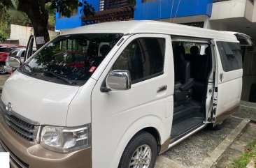 Selling White Toyota Hiace Super Grandia 2014 in Quezon