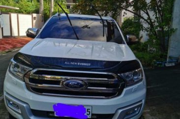 Selling White Ford Everest 2016 in Pasig
