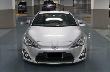 Selling Brightsilver Toyota 86 2012 in Quezon