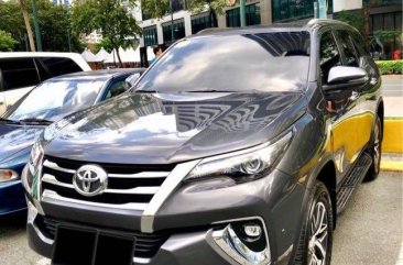 Selling Silver Toyota Fortuner 2018 in Makati