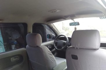 Green Isuzu Crosswind 2008 for sale in Tuy