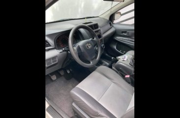 White Toyota Avanza 2014 for sale in Valenzuela