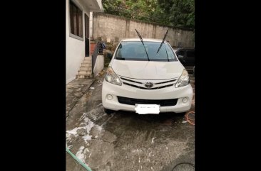 White Toyota Avanza 2014 for sale in Valenzuela