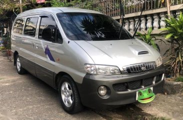 Selling Silver Hyundai Starex 2004 in Manila