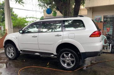 White Mitsubishi Montero 2011 for sale in Caloocan