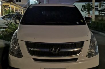 Selling White Hyundai Grand Starex 2012 in Silang