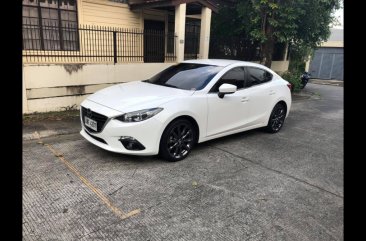 Selling White Mazda 3 2015 in Santo Tomas