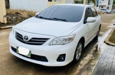 White Toyota Corolla Altis 2013 for sale in Lucena