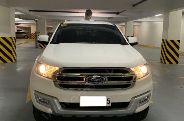 Selling White Ford Everest 2018 in Taguig