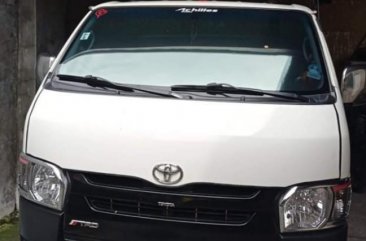 White Toyota Hiace 2015 for sale in Dasmariñas