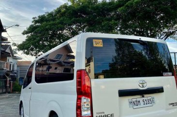 White Toyota Hiace 2019 for sale in Taytay